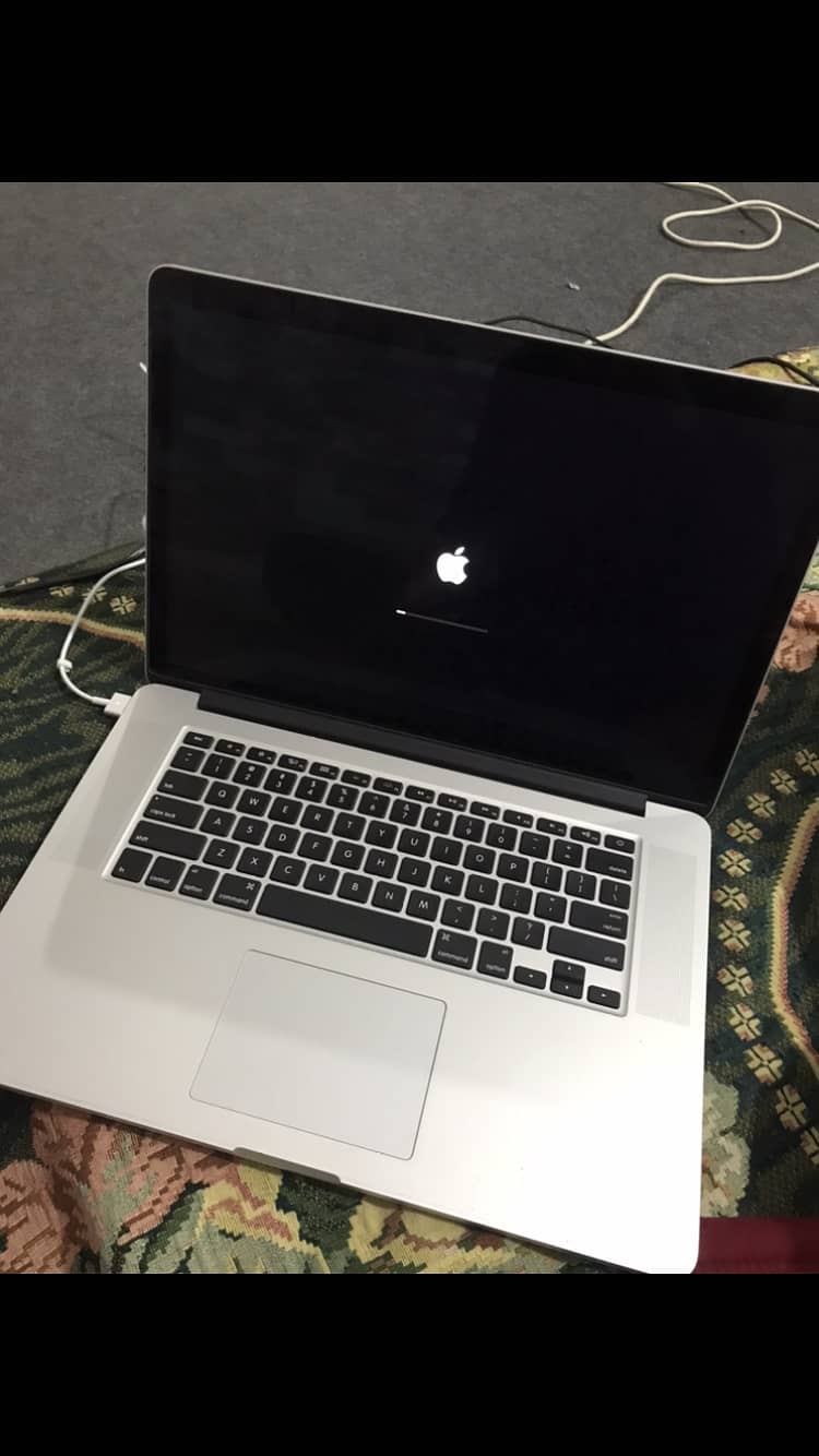 MacBook Pro (Retina, 15-inch, Late 2013) 16GB RAM , 256 SSD,2GB G CARD 7