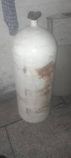 CNG kit cylinder for sale in good condition