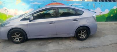 Toyota Prius 2013 1.8 S LED