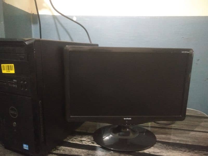 Desktop Tower + ViewSonic LED monitor 0