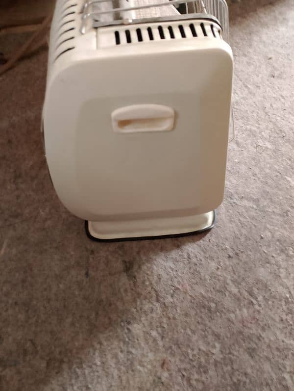 original heater sale in good condition 10 by 10. . . . working good. . 2