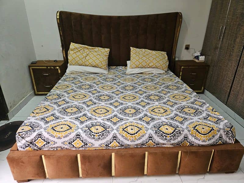 Double Bed with 2 Side Tables & Dressing Table – Excellent Condition 1