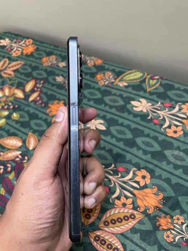 Realme C35 0