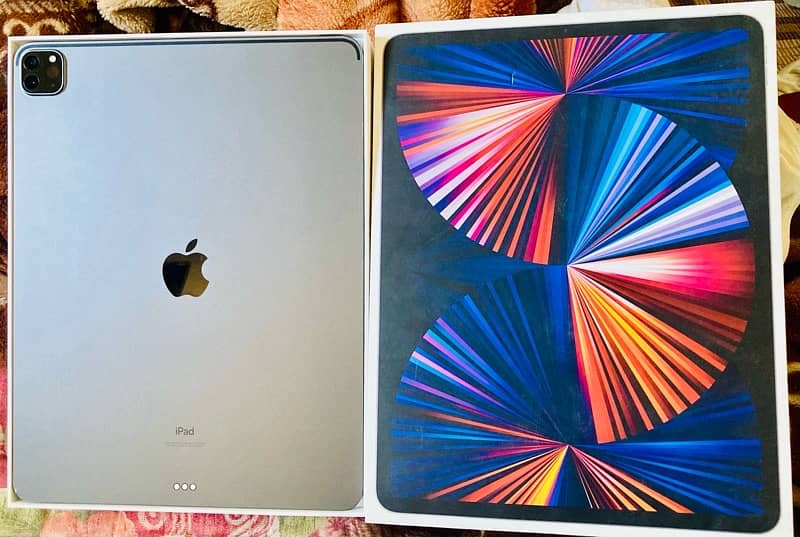 iPad Pro (12.9-inch) (5th generation) M1 1