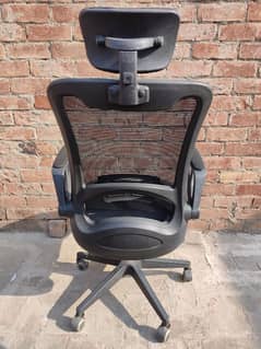 Executive Office Chair with Headrest