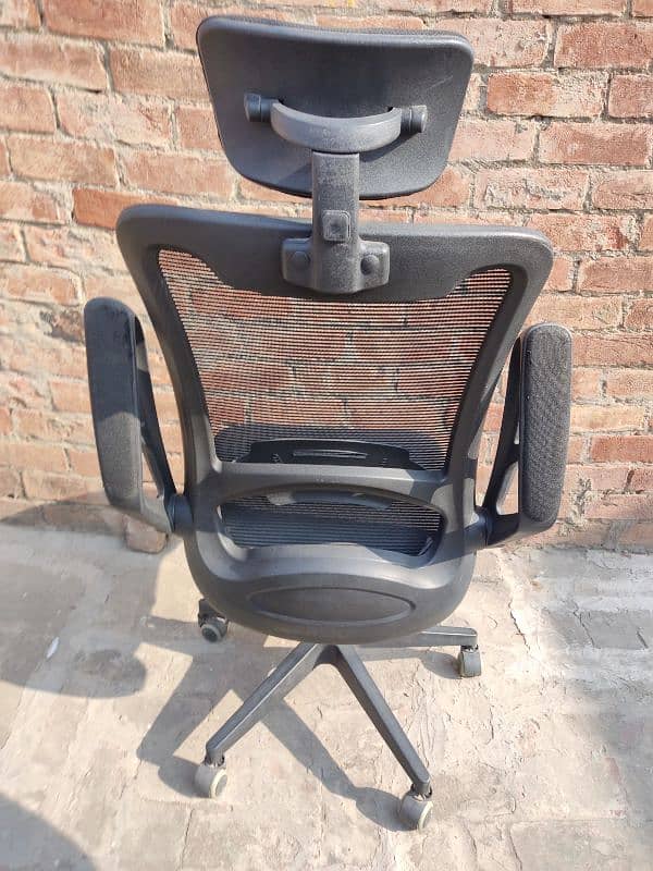 Executive Office Chair with Headrest 4