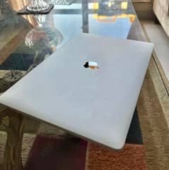 Selling MacBook Pro 2017 - Excellent Condition! (NEGOTIABLE)