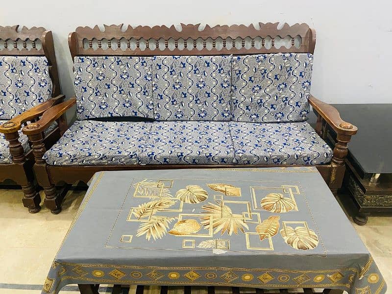 5 seater Sofa set With table 1