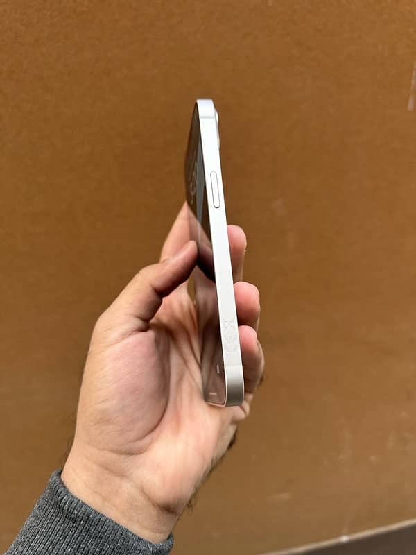 iPhone 13 128Gb PTA 4