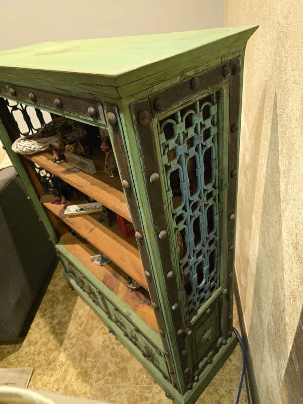 Antique Classic cabinet 1