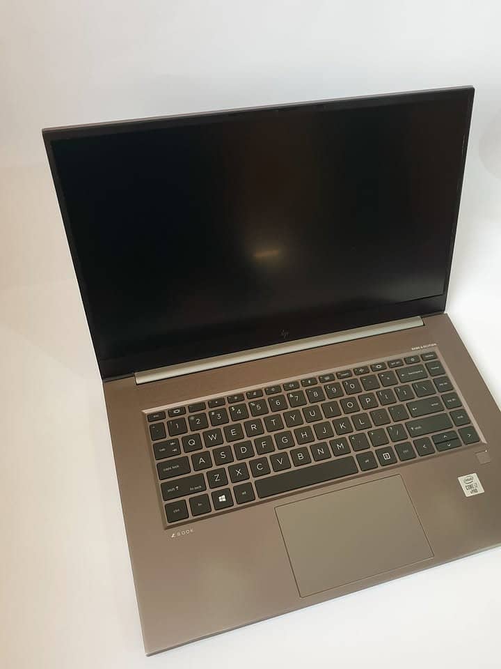 Hp Zbook Studio G7 15.6" 1080 i7 10th Gen 10850H @ 2.70GHz ~ 2.71 3