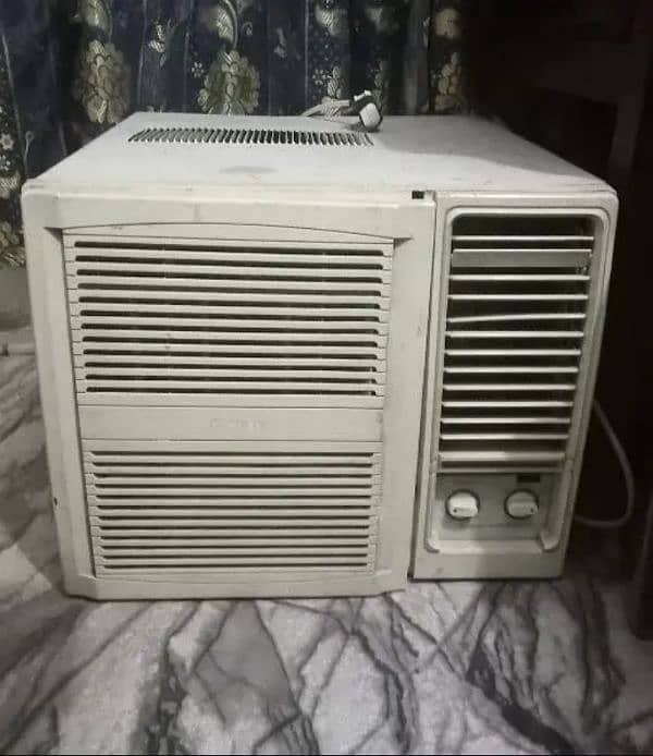 window ac Pona ton for sale argent all okay hai 0