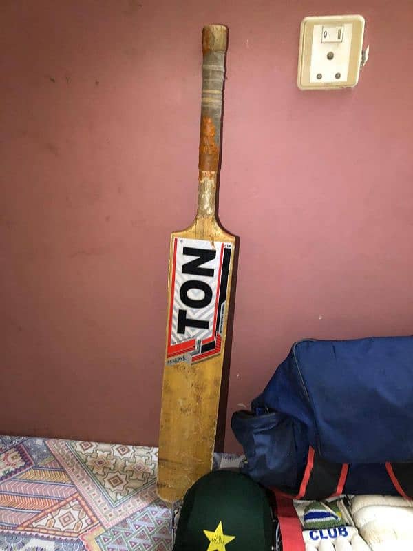 Ton cricket kit 4