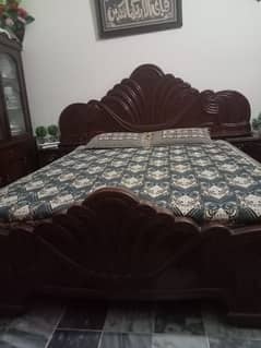 king size bed including side tables, Dressing and divider