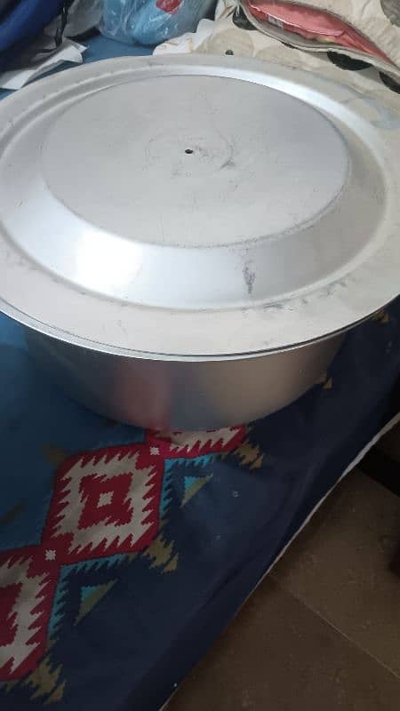 2 big size pots for sale 5