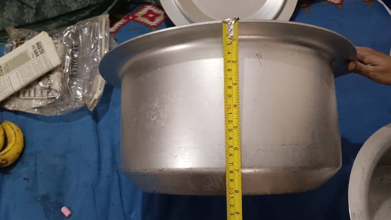 2 big size pots for sale 12