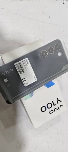 vivo y100 with box charger 10/10 8/128