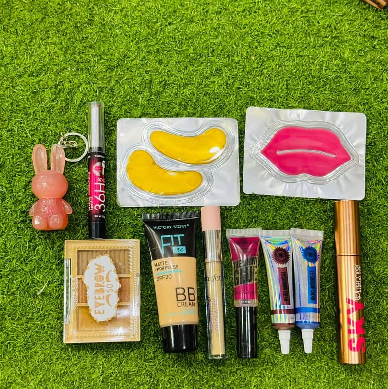 1 eye mask  1 lip mask 1 Yanqina Lipstick  1 bear chain pink magic Gl 2