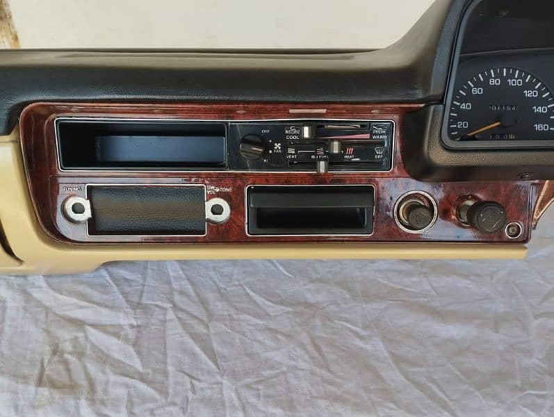 toyota hilux dashboard 1982, toyota, corolla, hilux 3