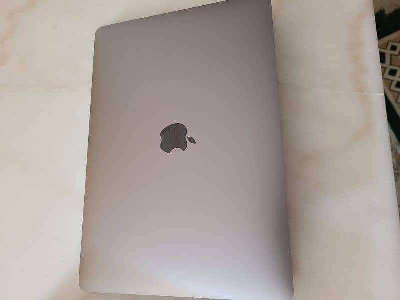 Macbook Pro 2020 (NOT M1) 1