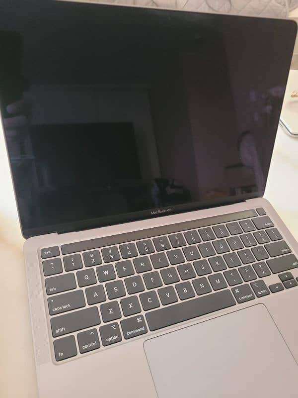 Macbook Pro 2020 (NOT M1) 2