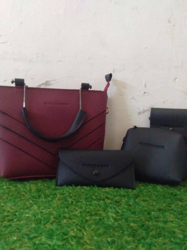 5 pcs and 4 pcs Cross body bags available full wholesale price 0