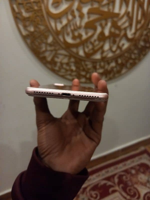 l phone 7 plus brand new condition 5