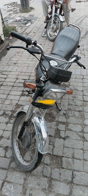 honda 70 like new cnd 1