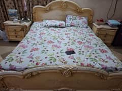 king bed with dresser table