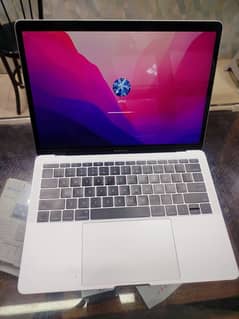 MacBook Pro 2017 13" core i5 8gb ram 256ssd with type C charger