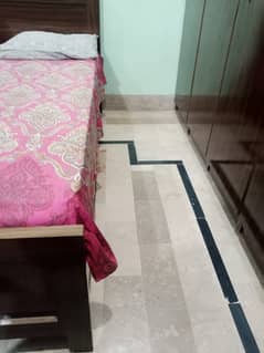 Bed Room set ||4 door Almari Or Dracing Table sath hi sath side corner