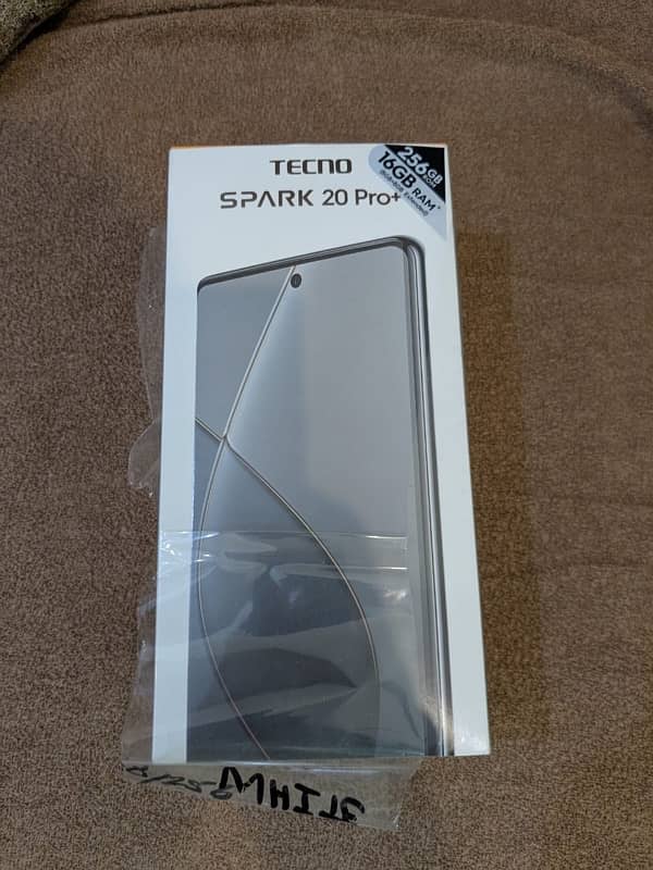 TECNO SPARK 20 Pro plus+ 6