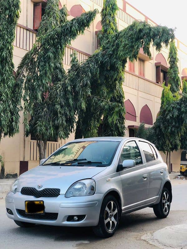 Toyota Vitz 2003. . reg 2006 3