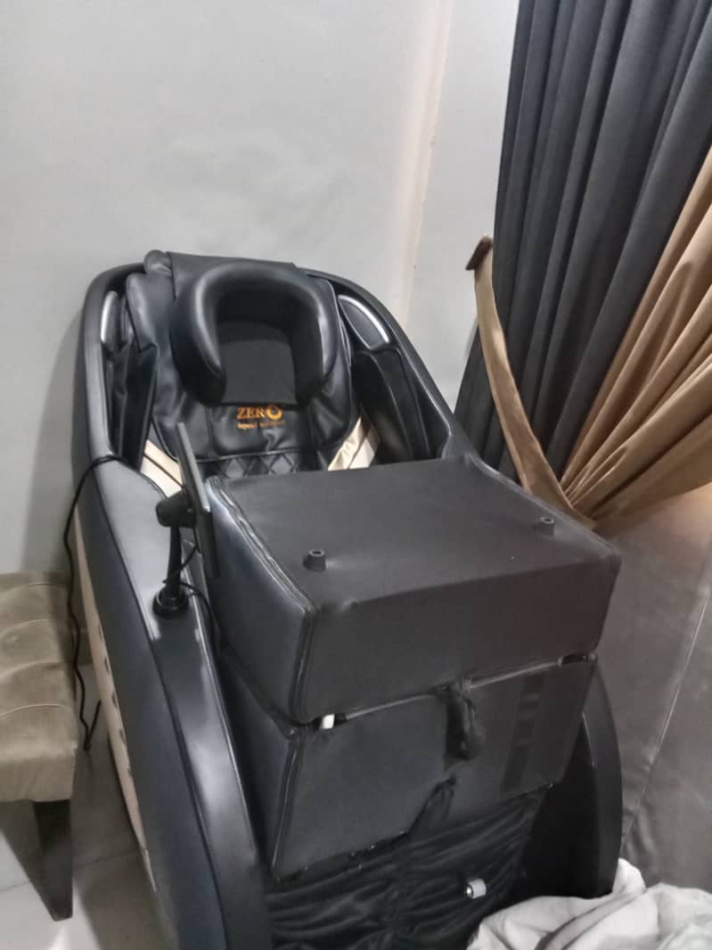 UGALAXY MASSAGE CHAIR 1