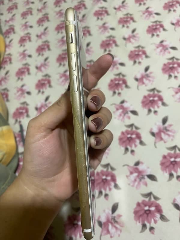 I phone 7 plus pta prove 10 on 10 condition no scratch 7