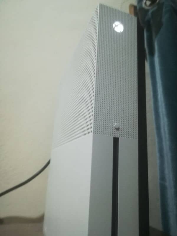 XBOX one S 1