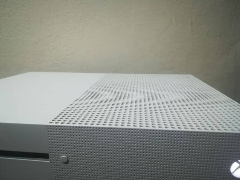 XBOX one S 6