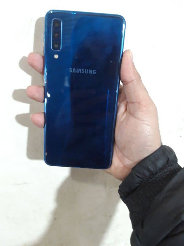 Samsung a7 2018 3