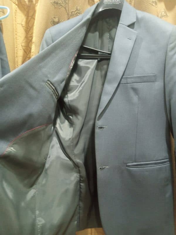 pant coat in new use condition 10 out of 9  with grey colour 1