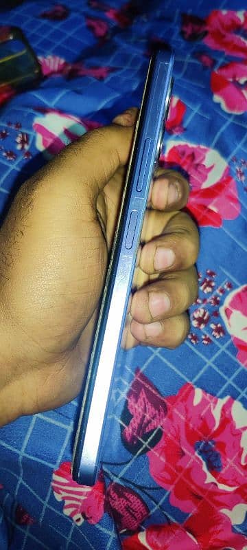 vivo y17s  6/128 10/10 condition 2