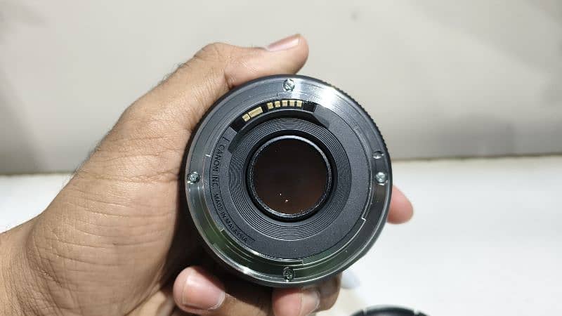 Canon EF Lens 50mm 1 : 1.8 STM 10