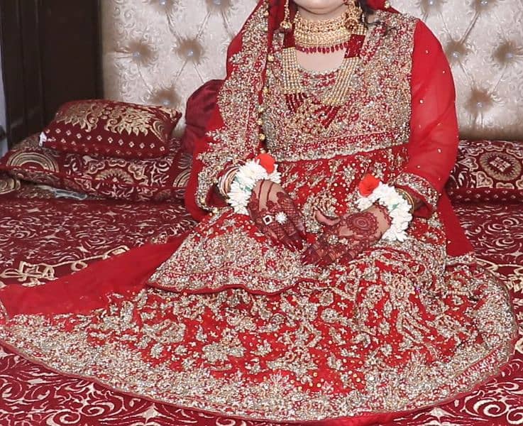 bridal lehanga with jewellry for sale 0