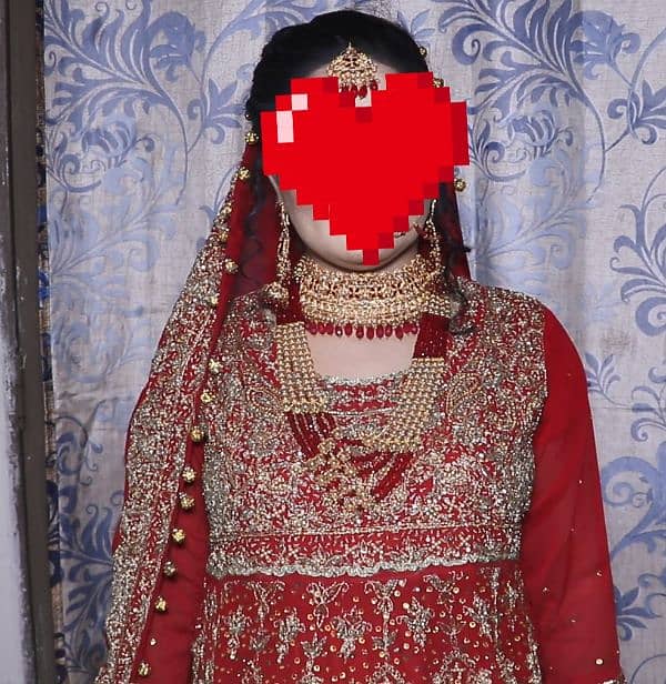 bridal lehanga with jewellry for sale 1