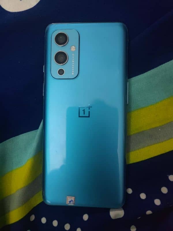 Oneplus 9 12/256 with one line 4