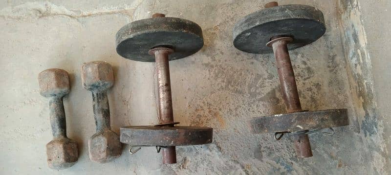 Dumbells 2 sets 5 kg and 3 kg 0