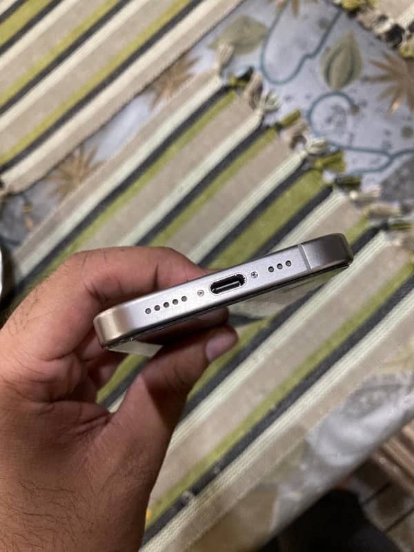 iPhone 15 Pro 128gb FU Dual Physical 3