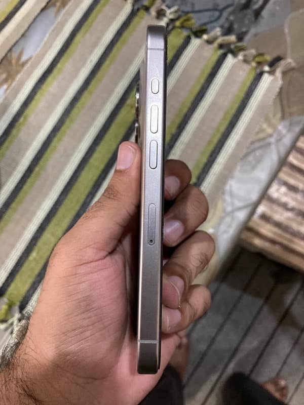 iPhone 15 Pro 128gb FU Dual Physical 4