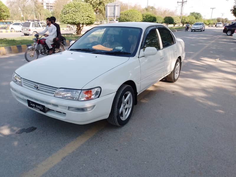 Manul 2002 model 2.0 D corolla exelant condection avalible in pindigh 2