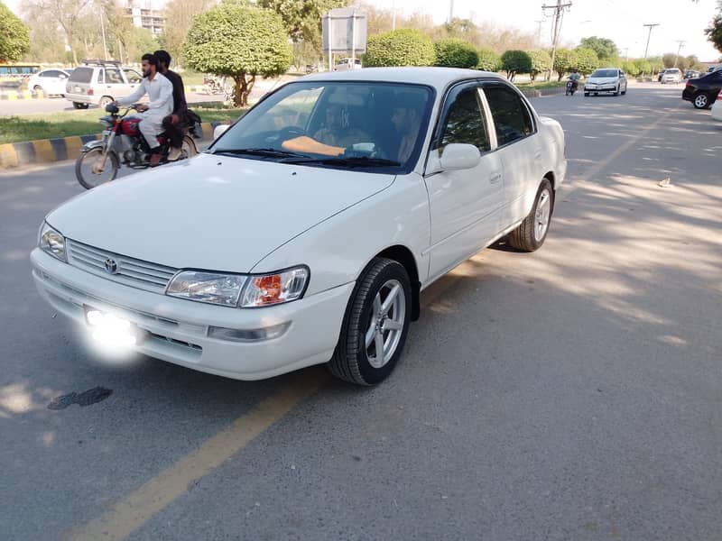 Manul 2002 model 2.0 D corolla exelant condection avalible in pindigh 3