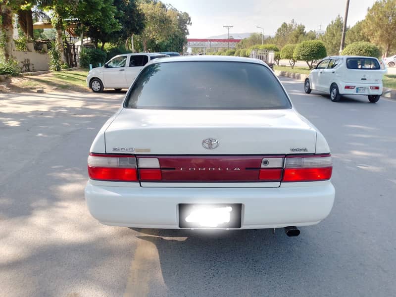 Manul 2002 model 2.0 D corolla exelant condection avalible in pindigh 4